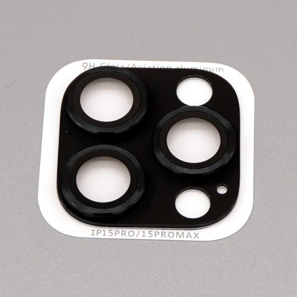 适用于 iPhone 15 Pro 和 15 Pro Max 的黑色一体化铝合金玻璃相机镜头保护套