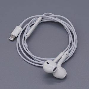Earphone berkabel terbaik di telinga dengan konektor petir asli untuk Apple iPhone